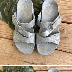 Vionic Lauren Two Strap Slide Sandals Blue Size 9